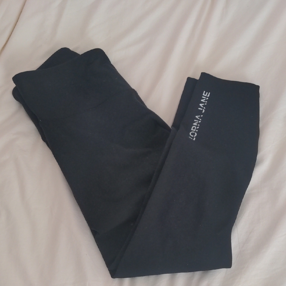 Lorna Jane Black Leggings with Slim Fit and Full Length